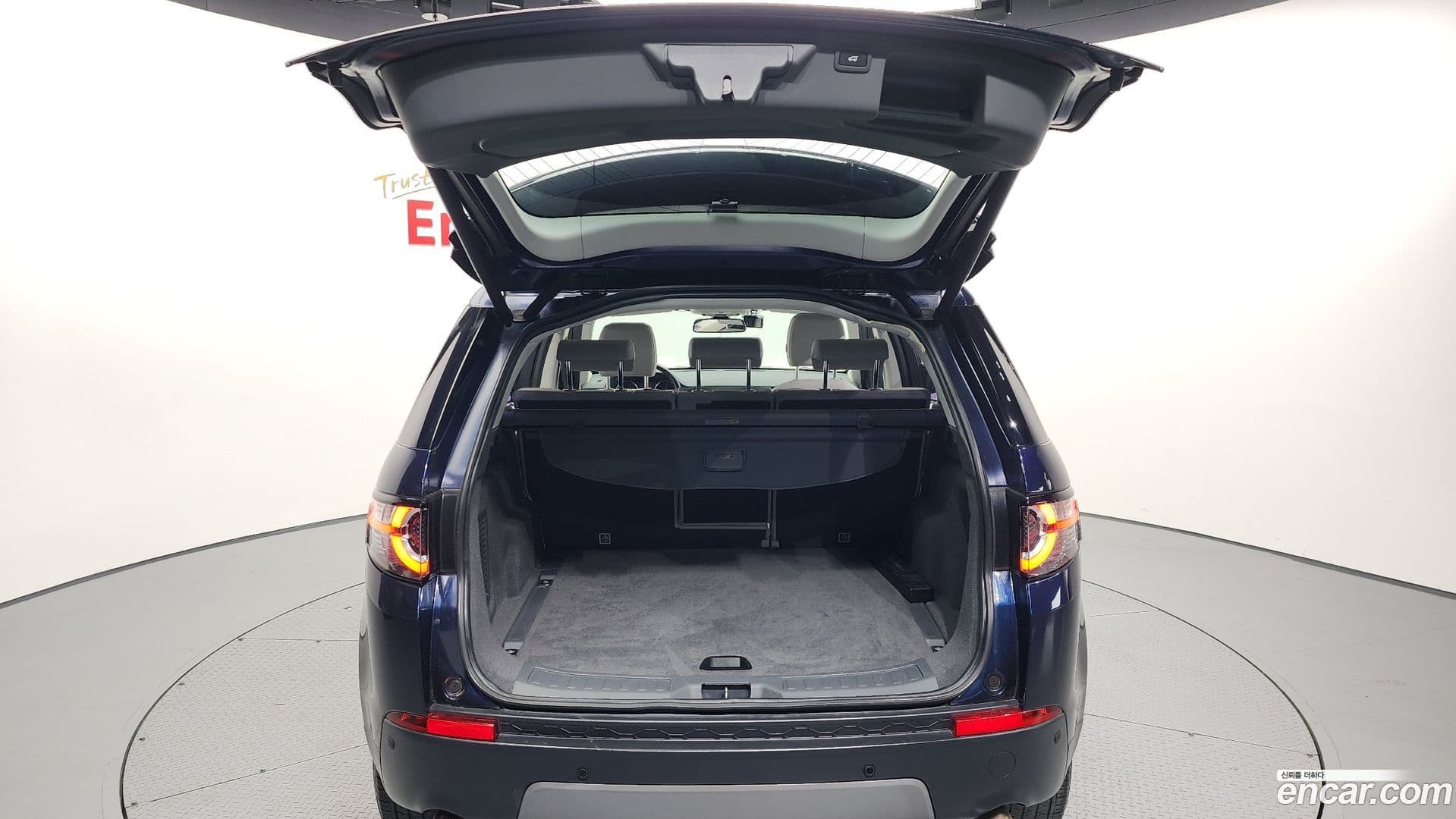 Main__Slider__Photo:Discovery Sport Land Rover 2017.1-19