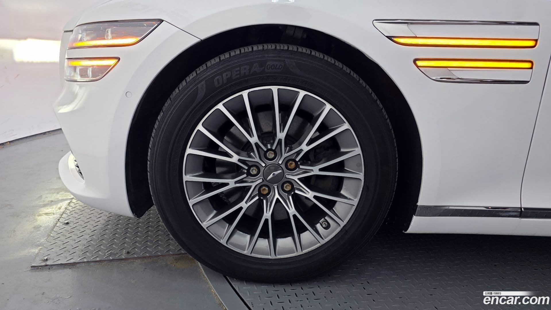 Main__Slider__Photo:G80 Genesis 2021.10-4