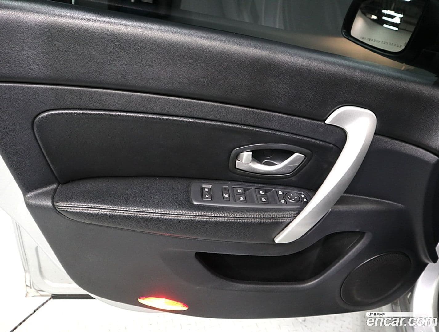 Main__Slider__Photo:SM5 Renault-KoreaSamsung 2016.4-10