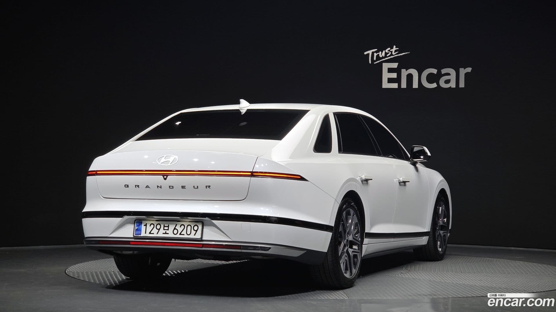 Main__Slider__Photo:Grandeur Hyundai 2024.7-1