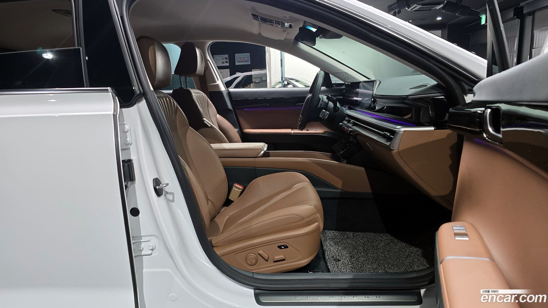 Main__Slider__Photo:Grandeur Hyundai 2024.7-9