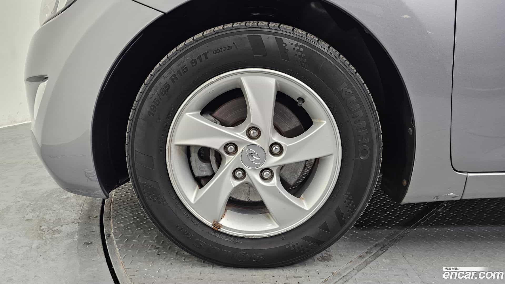 AVANTE Hyundai 2013.5-OUTER-005