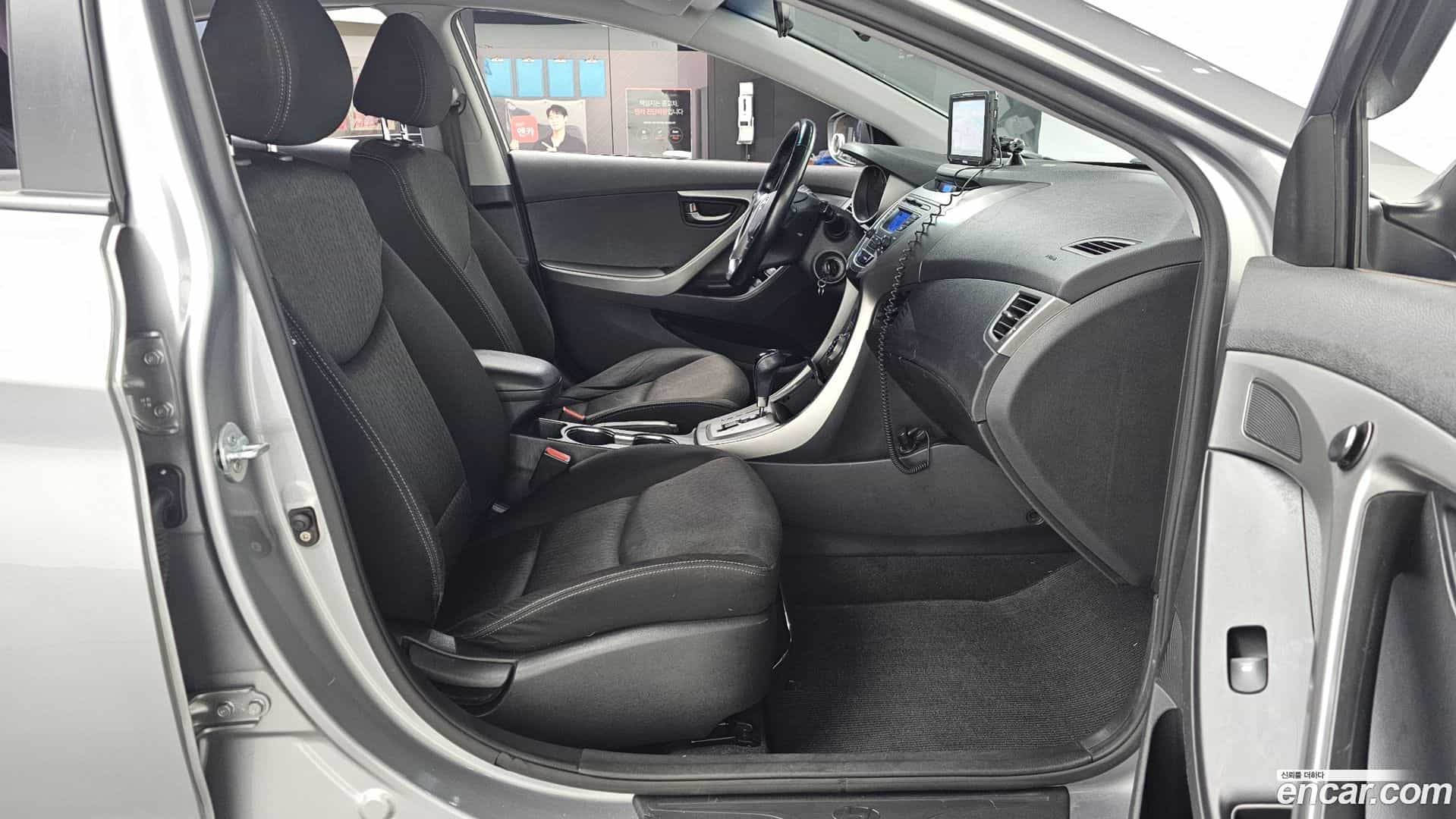 AVANTE Hyundai 2013.5-OPTION-015