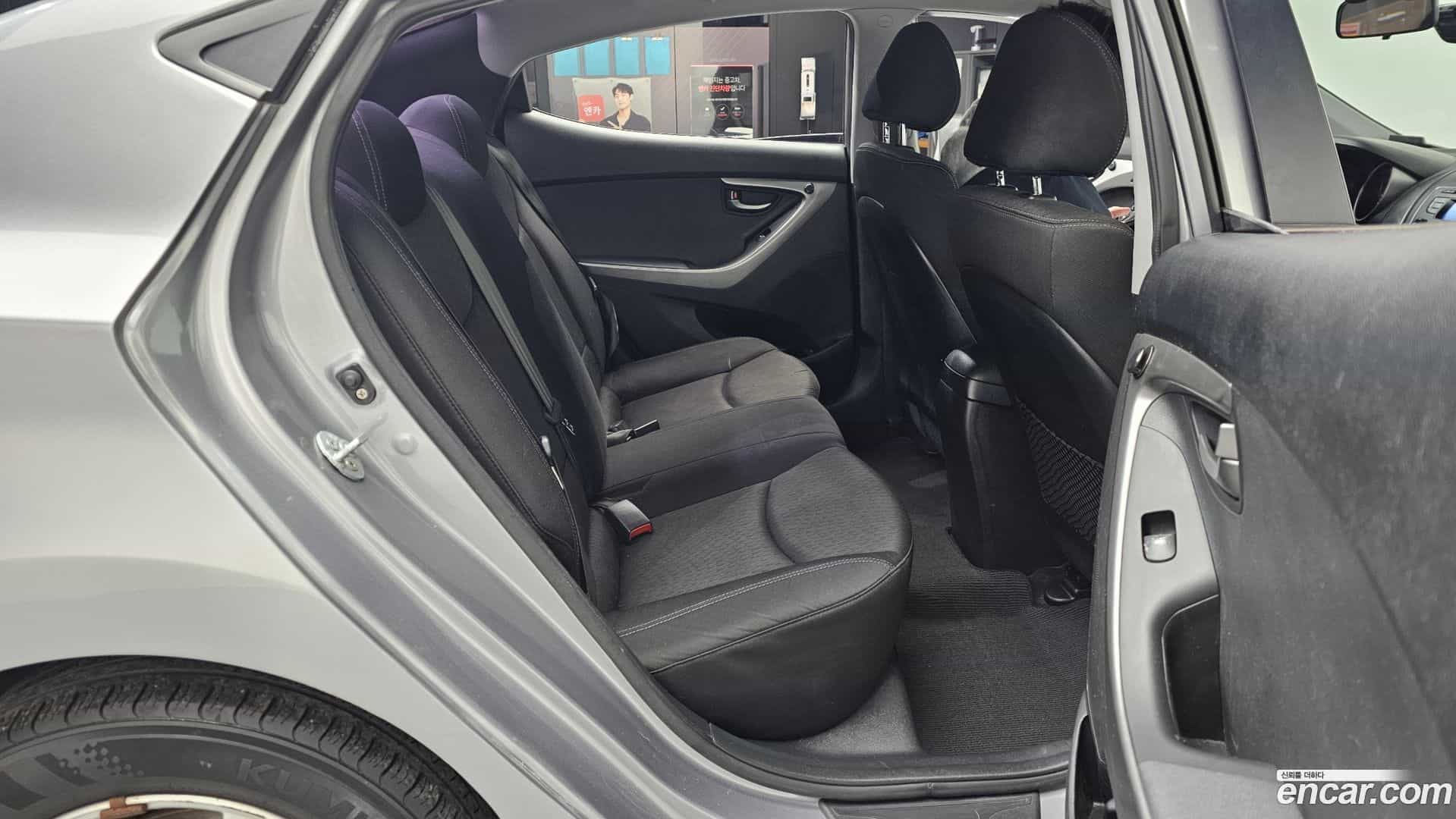 AVANTE Hyundai 2013.5-OPTION-016