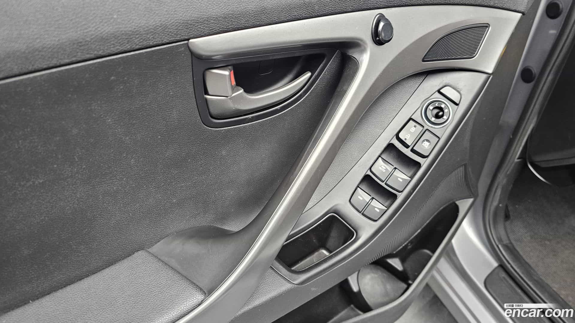 AVANTE Hyundai 2013.5-OPTION-022