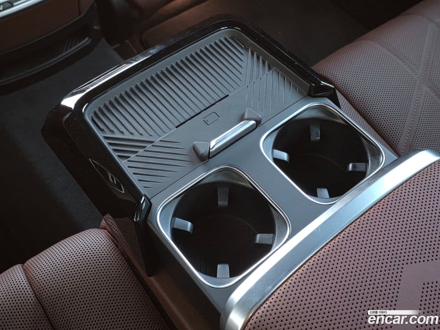 Main__Slider__Photo:7-Series BMW 2024.10-14