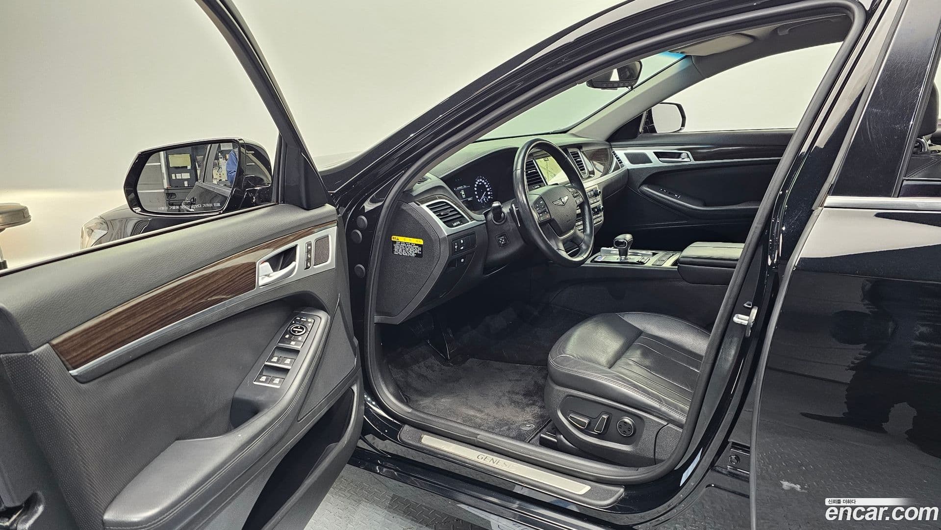 Main__Slider__Photo:G80 Genesis 2016.10-9