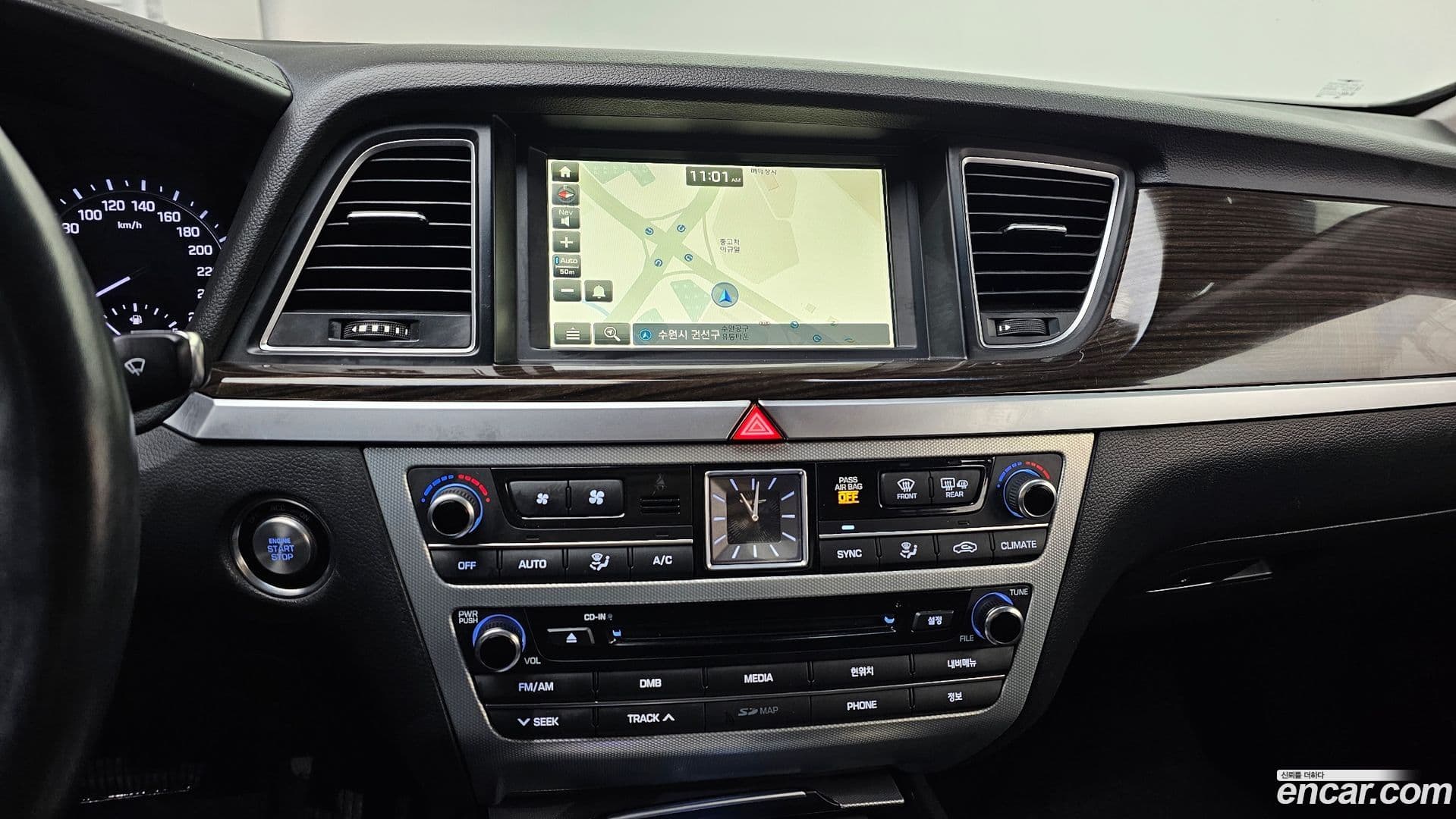 Main__Slider__Photo:G80 Genesis 2016.10-13