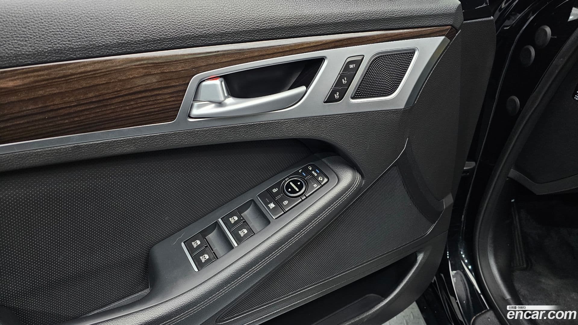 Main__Slider__Photo:G80 Genesis 2016.10-15