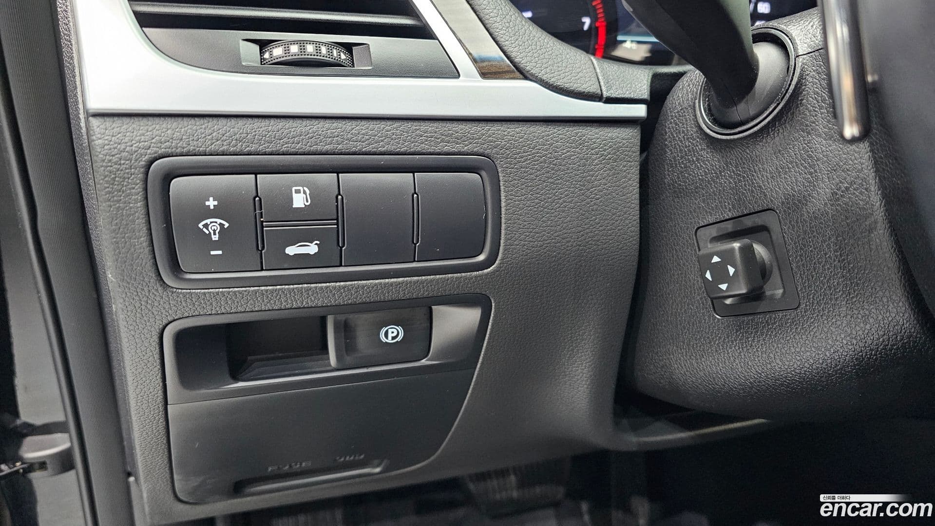 Main__Slider__Photo:G80 Genesis 2016.10-16