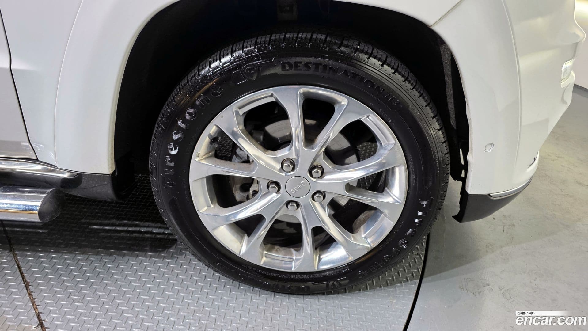 Main__Slider__Photo:Cherokee Jeep 2020.2-4