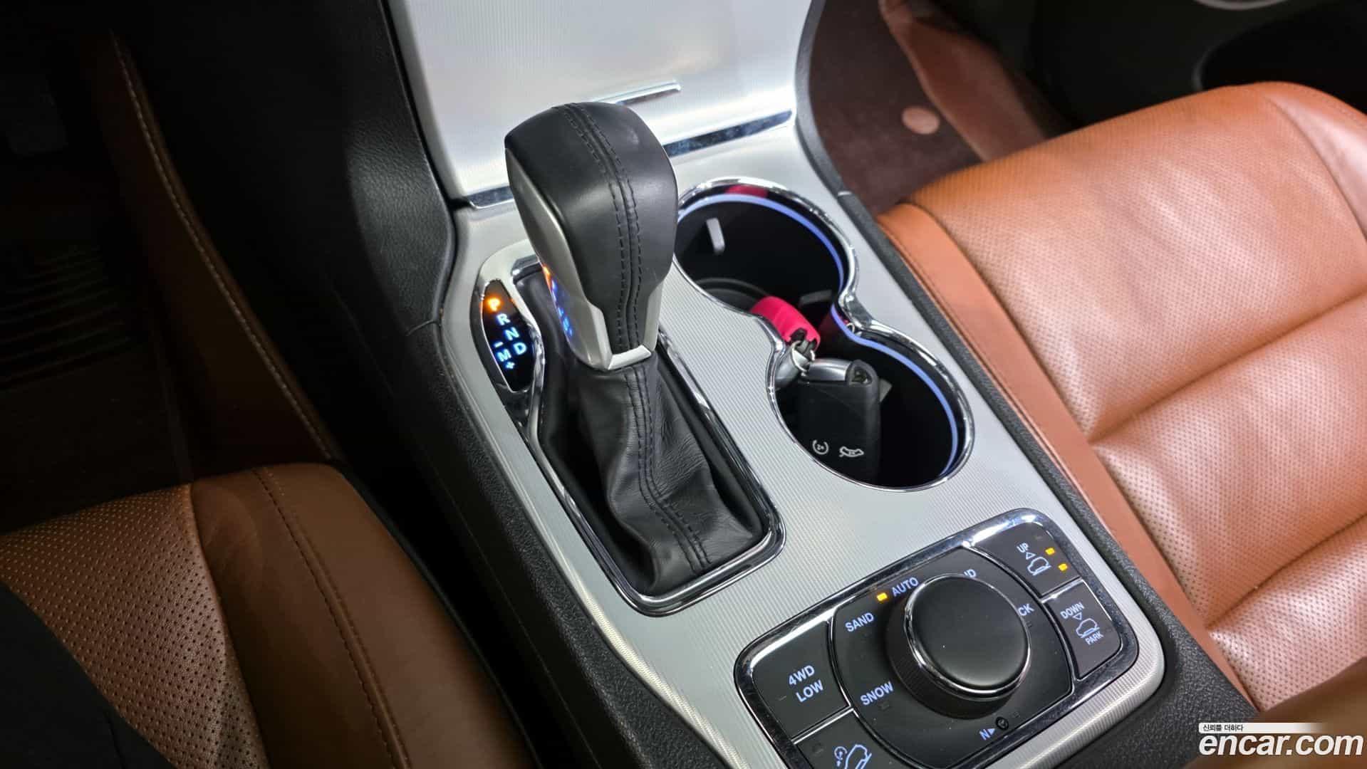 Cherokee Jeep 2020.2-INNER-009