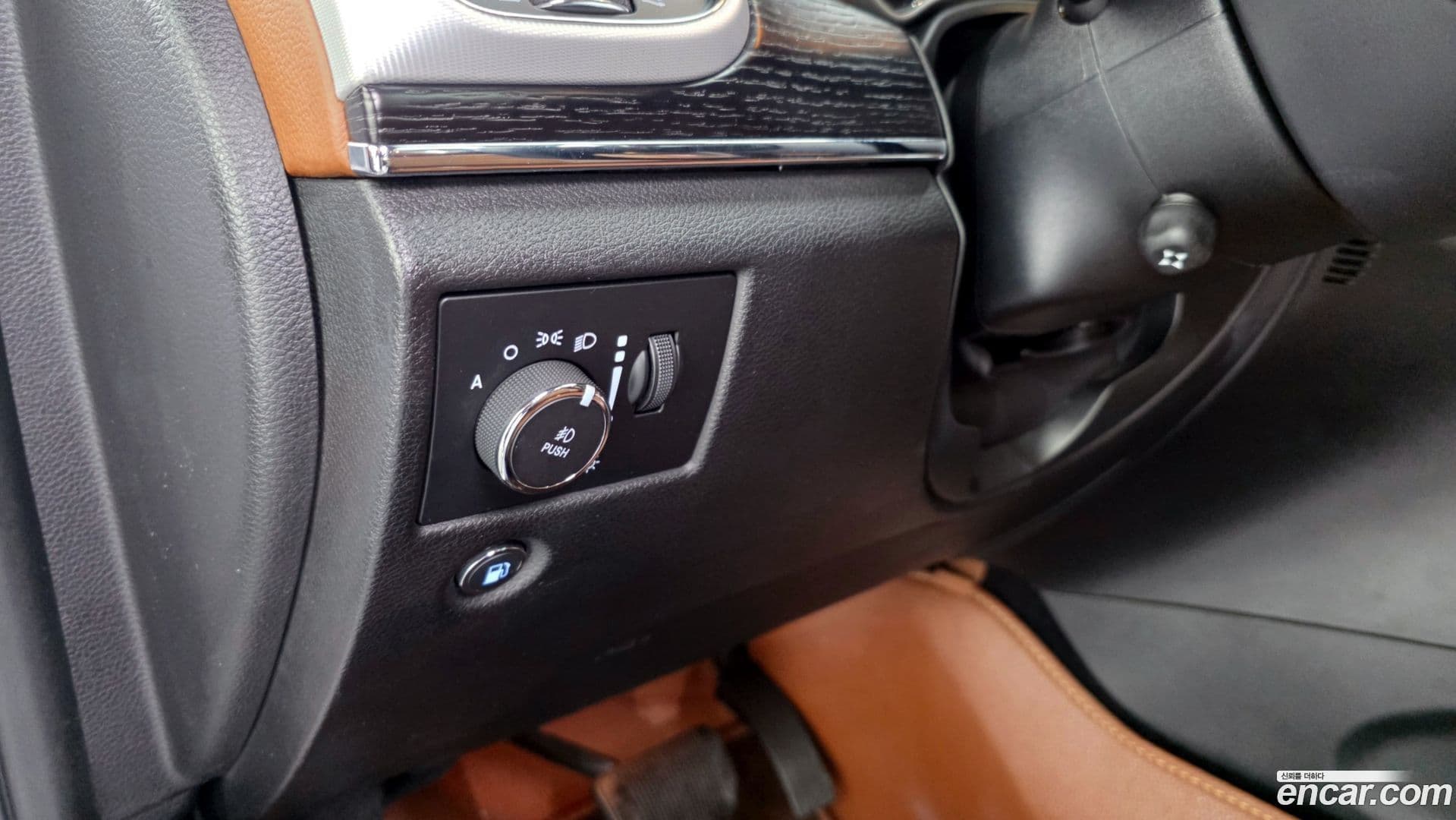 Main__Slider__Photo:Cherokee Jeep 2020.2-16