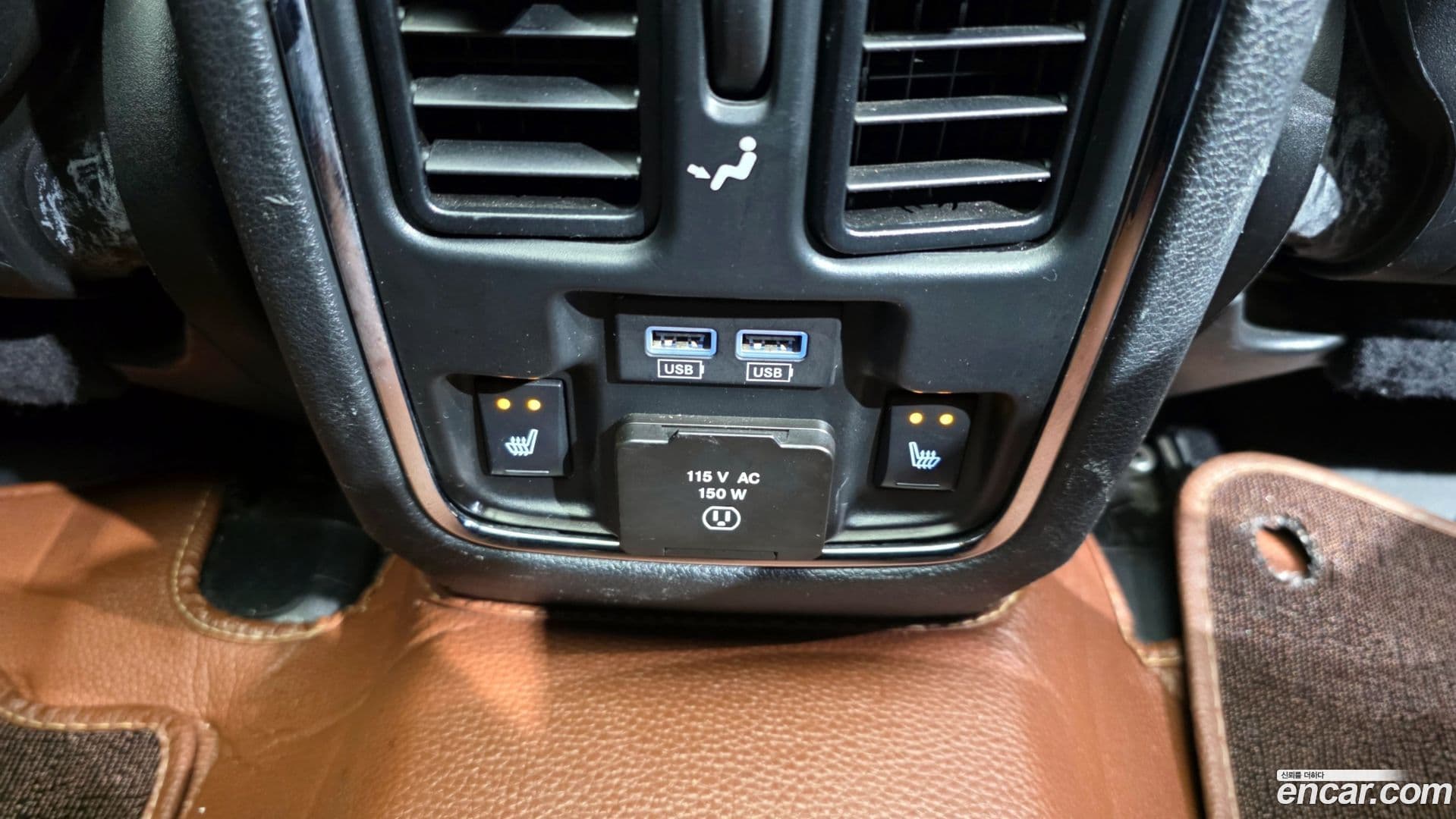 Main__Slider__Photo:Cherokee Jeep 2020.2-18