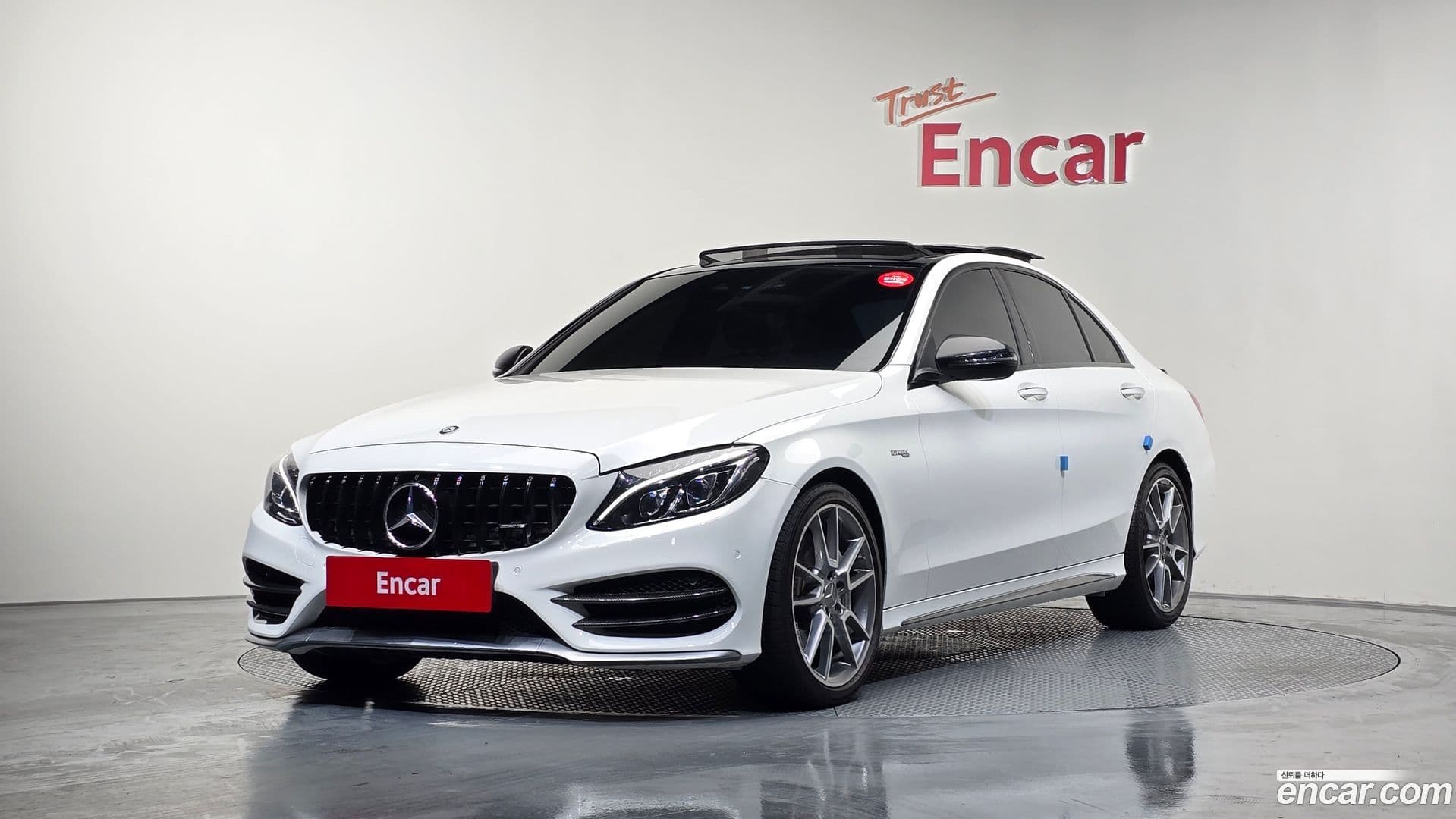 Main__Slider__Photo:C-Class Mercedes-Benz 2017.1-0