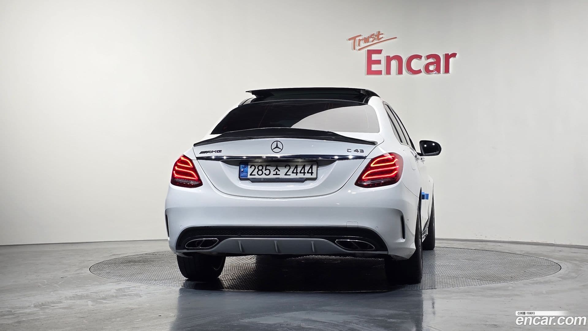 Main__Slider__Photo:C-Class Mercedes-Benz 2017.1-3