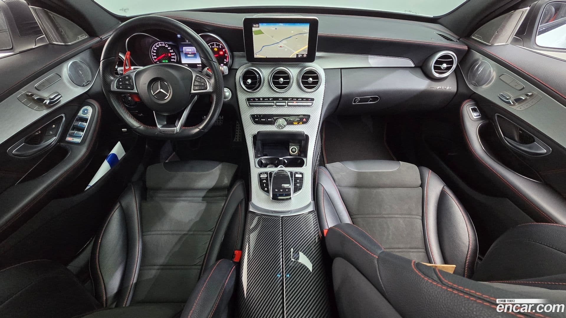 Main__Slider__Photo:C-Class Mercedes-Benz 2017.1-6