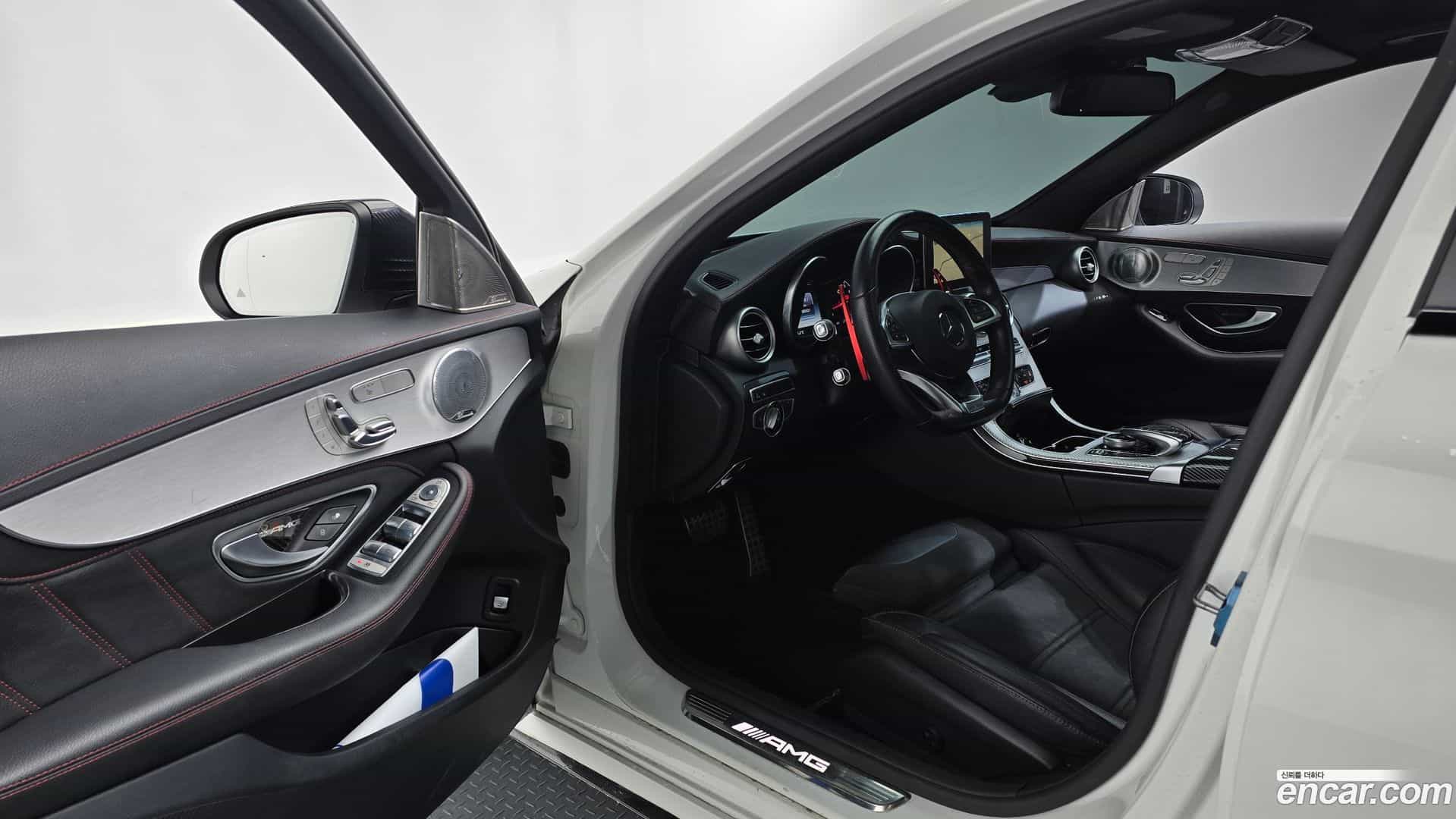 C-Class Mercedes-Benz 2017.1-INNER-010