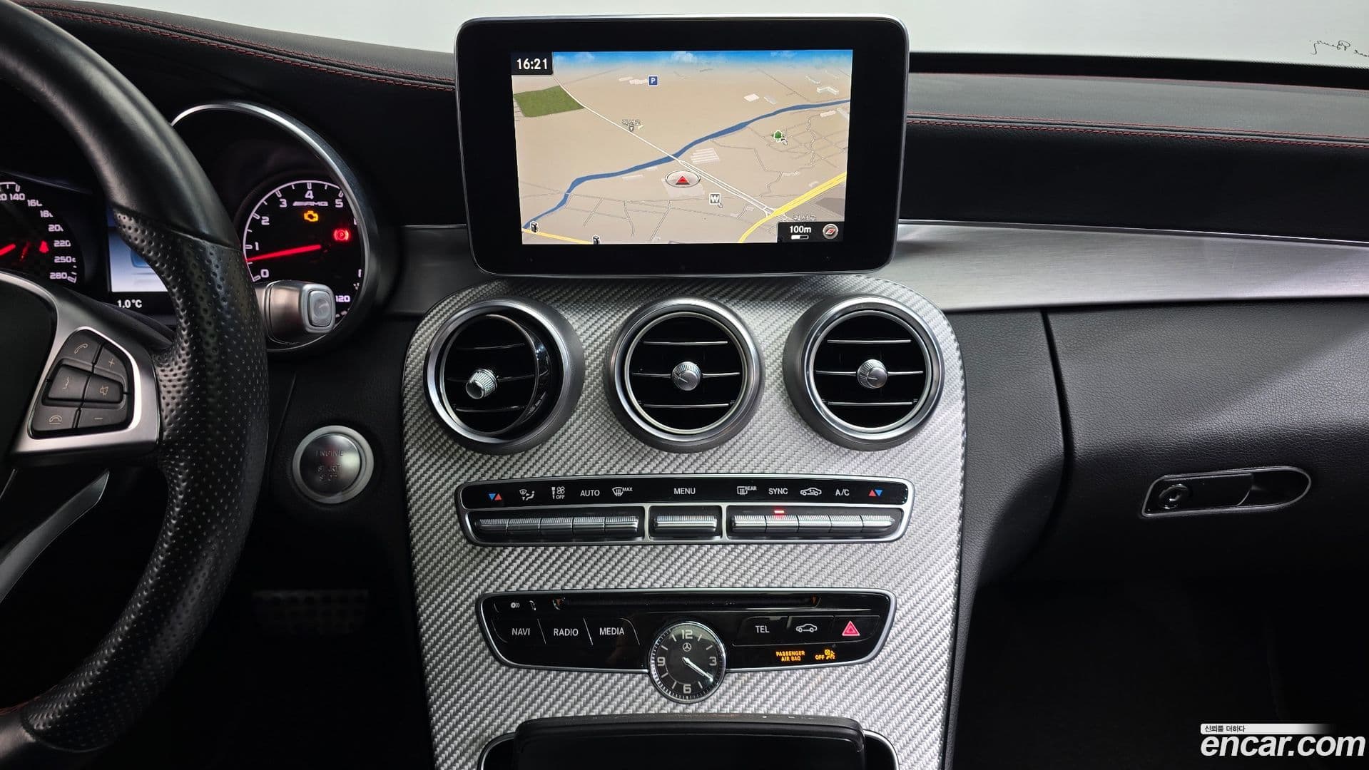 Main__Slider__Photo:C-Class Mercedes-Benz 2017.1-13