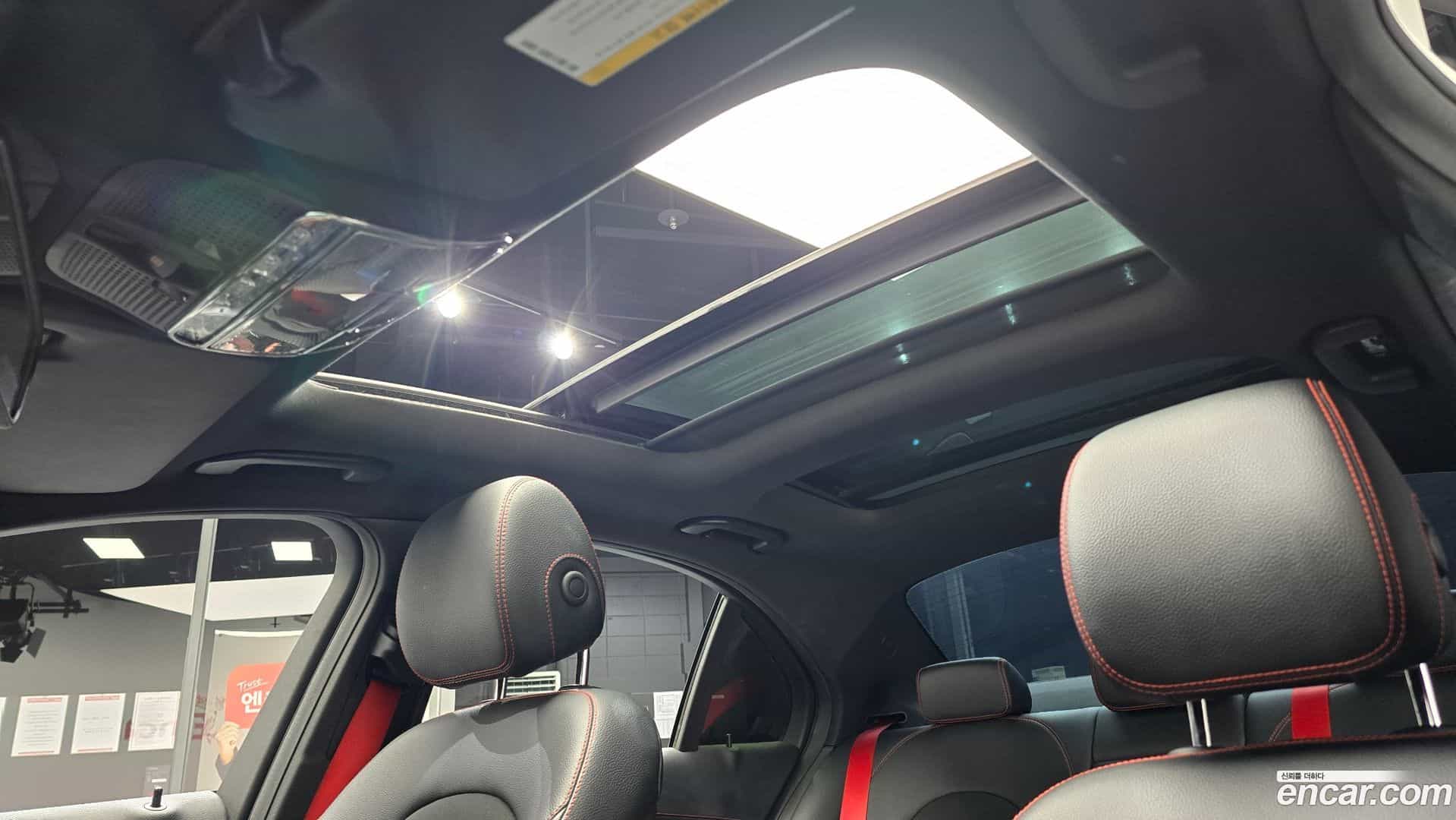 C-Class Mercedes-Benz 2017.1-OPTION-023