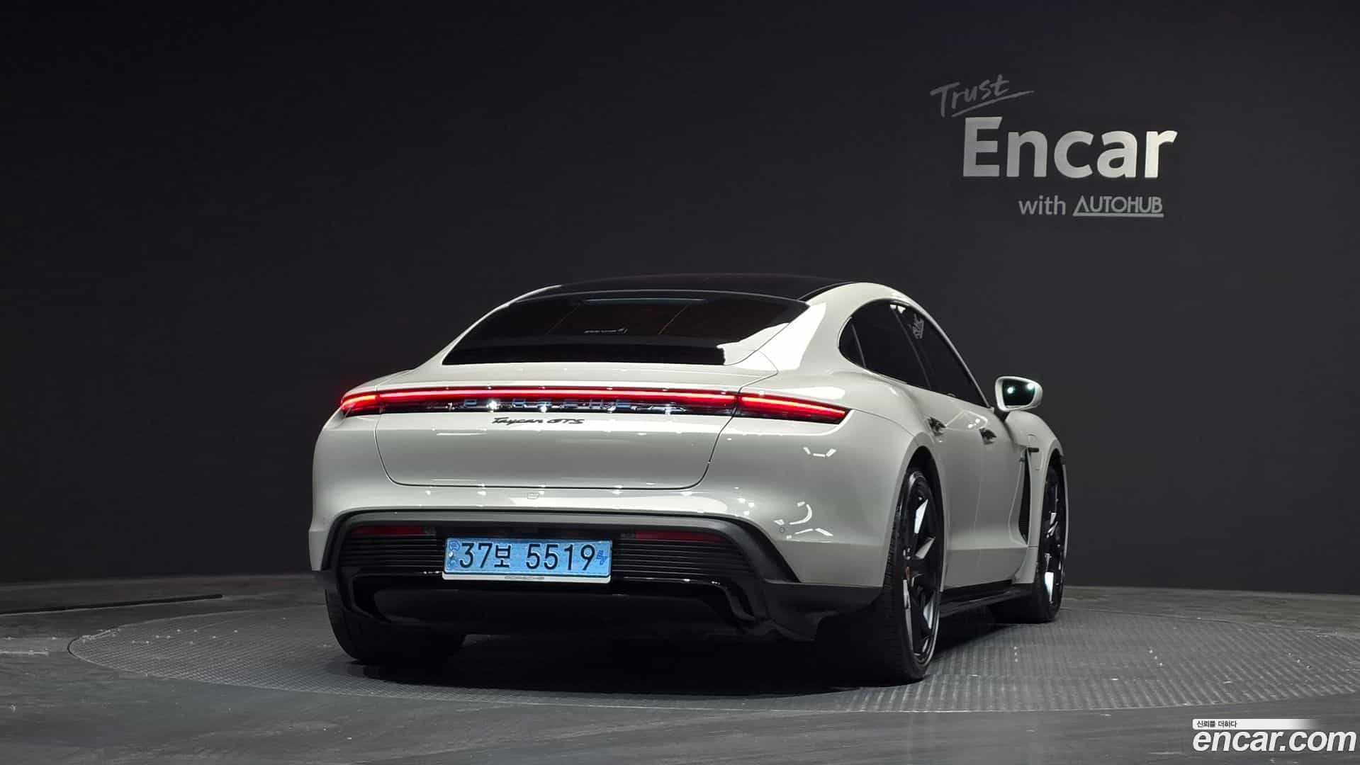 Taycan Porsche 2023.7-OUTER-004