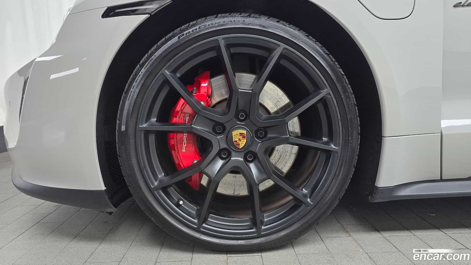 Taycan Porsche 2023.7-OUTER-005