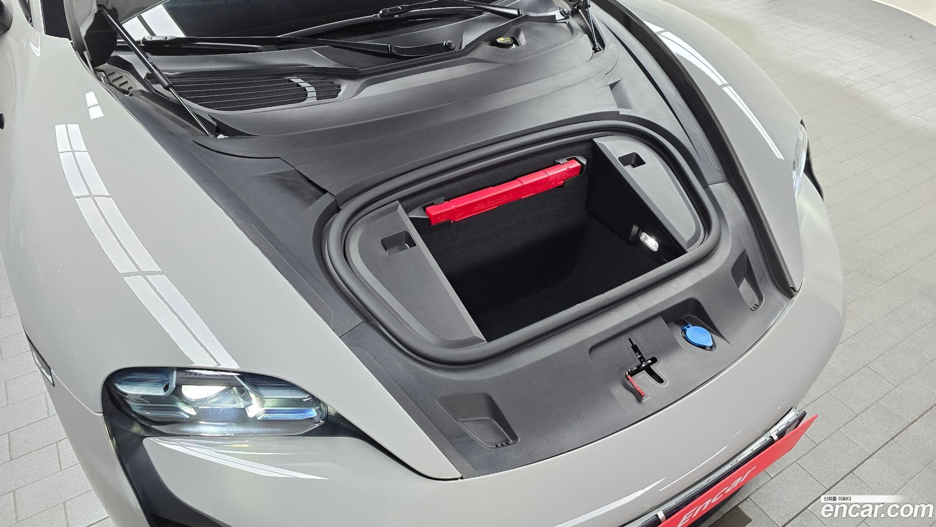 Main__Slider__Photo:Taycan Porsche 2023.7-5