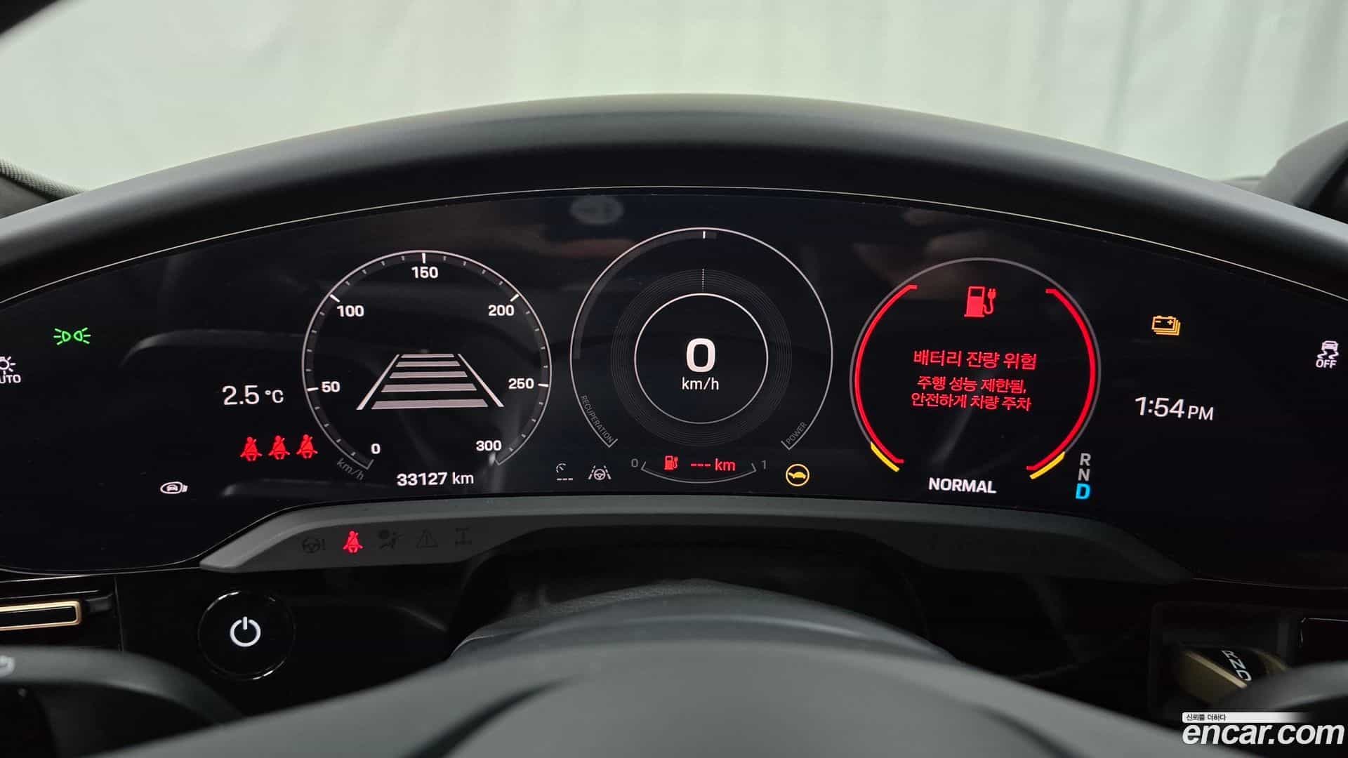 Taycan Porsche 2023.7-INNER-008