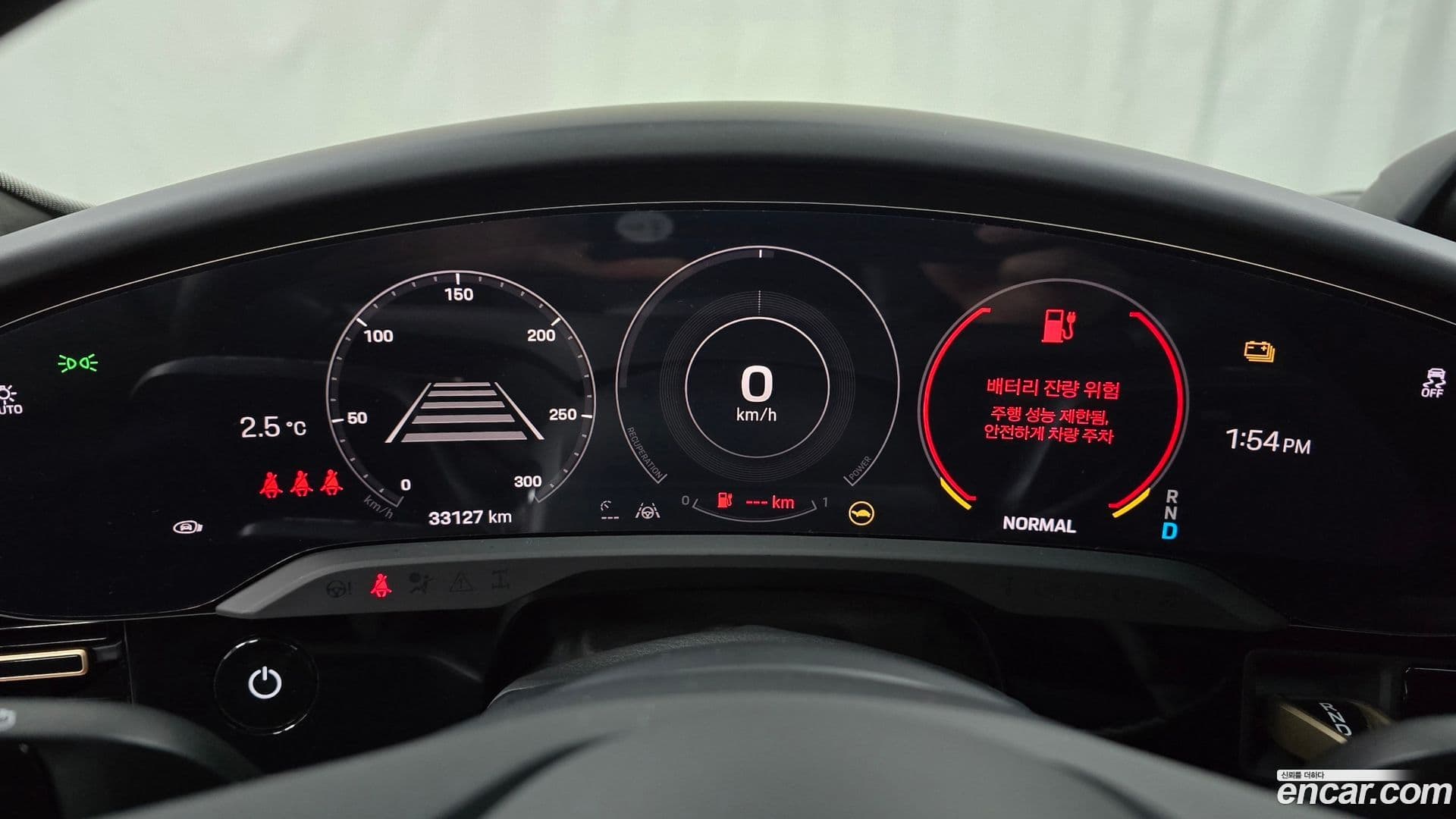 Main__Slider__Photo:Taycan Porsche 2023.7-7