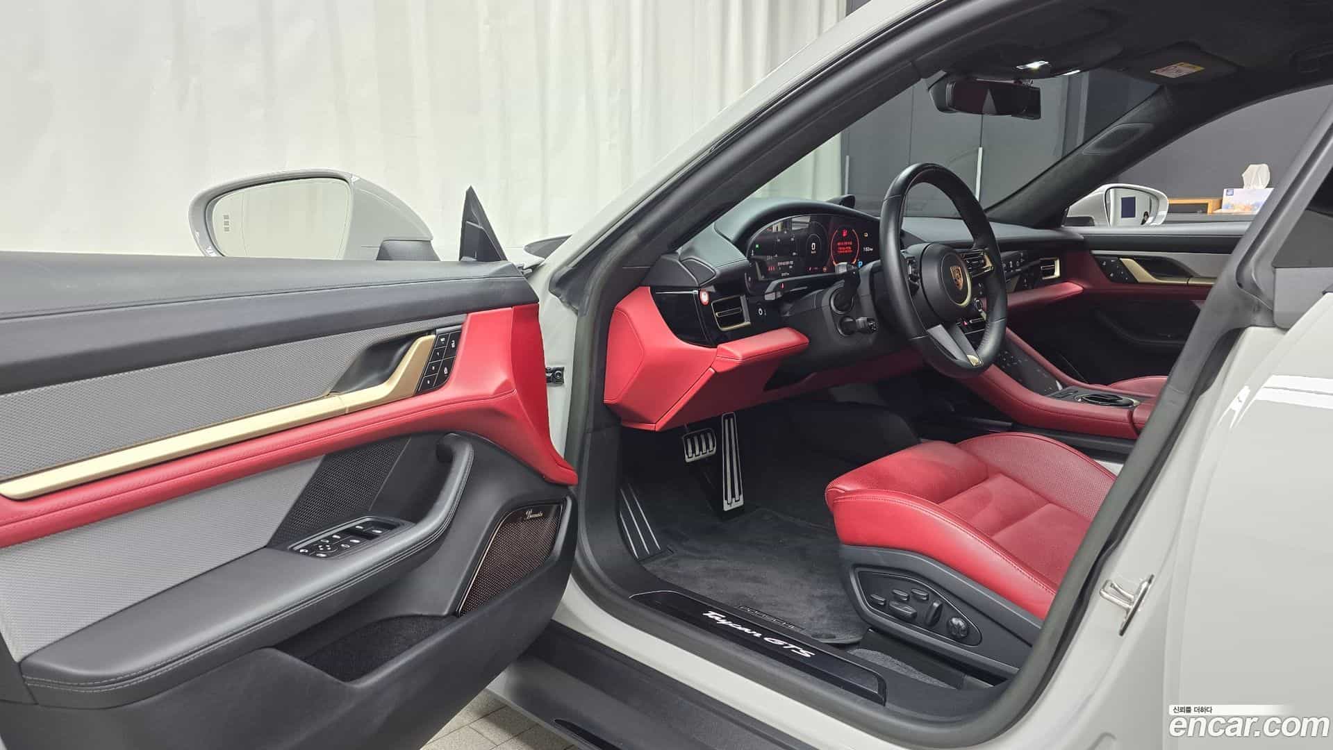 Taycan Porsche 2023.7-OPTION-015