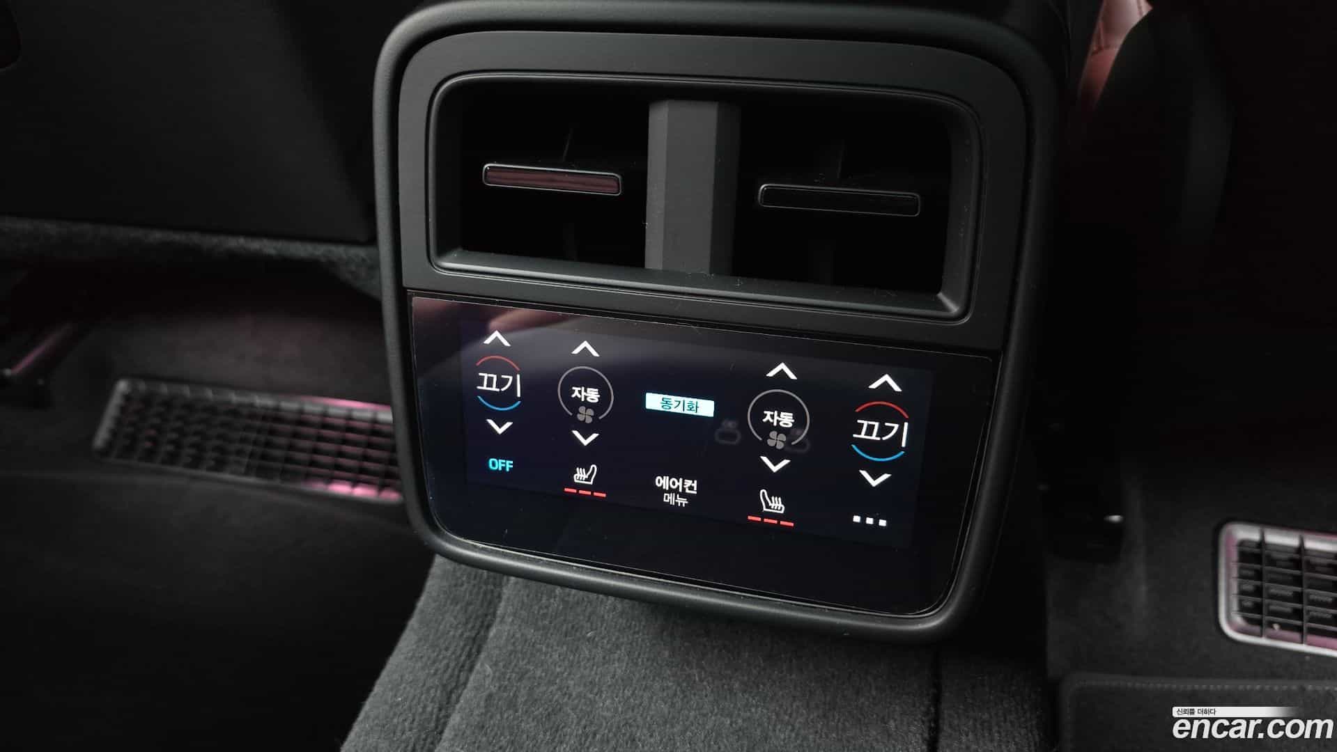 Taycan Porsche 2023.7-OPTION-023