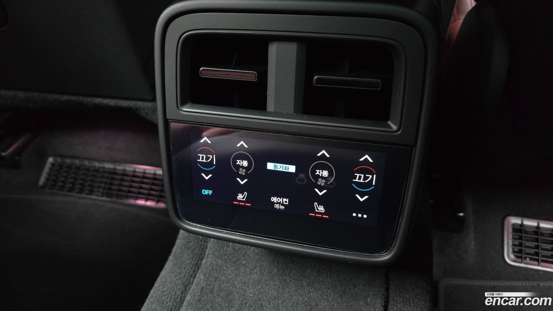 Main__Slider__Photo:Taycan Porsche 2023.7-18