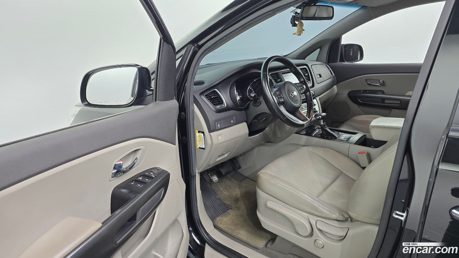 Main__Slider__Photo:Canival Kia 2017.0-9