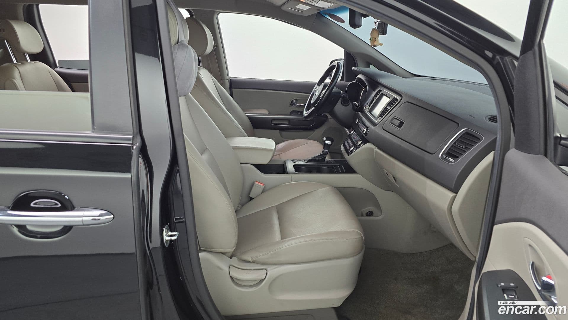 Main__Slider__Photo:Canival Kia 2017.0-10