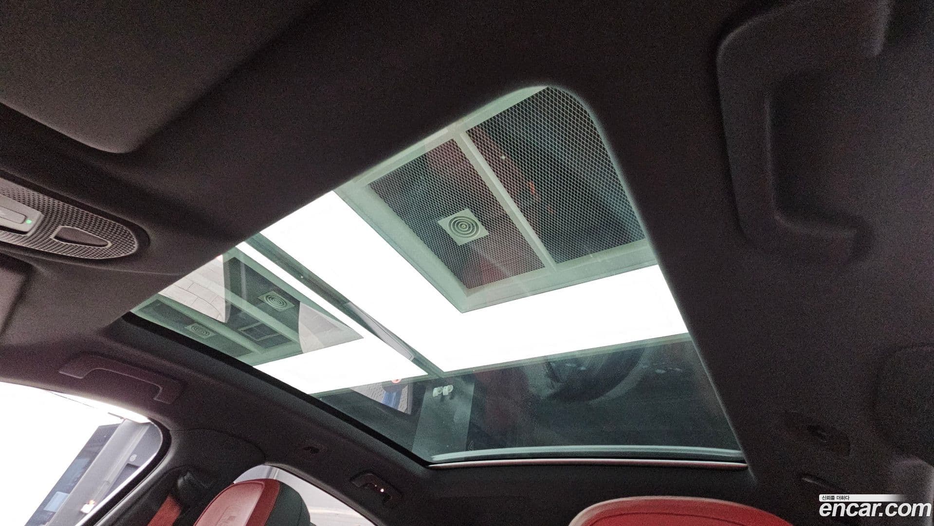 Main__Slider__Photo:Cayenne Porsche 2024.10-17