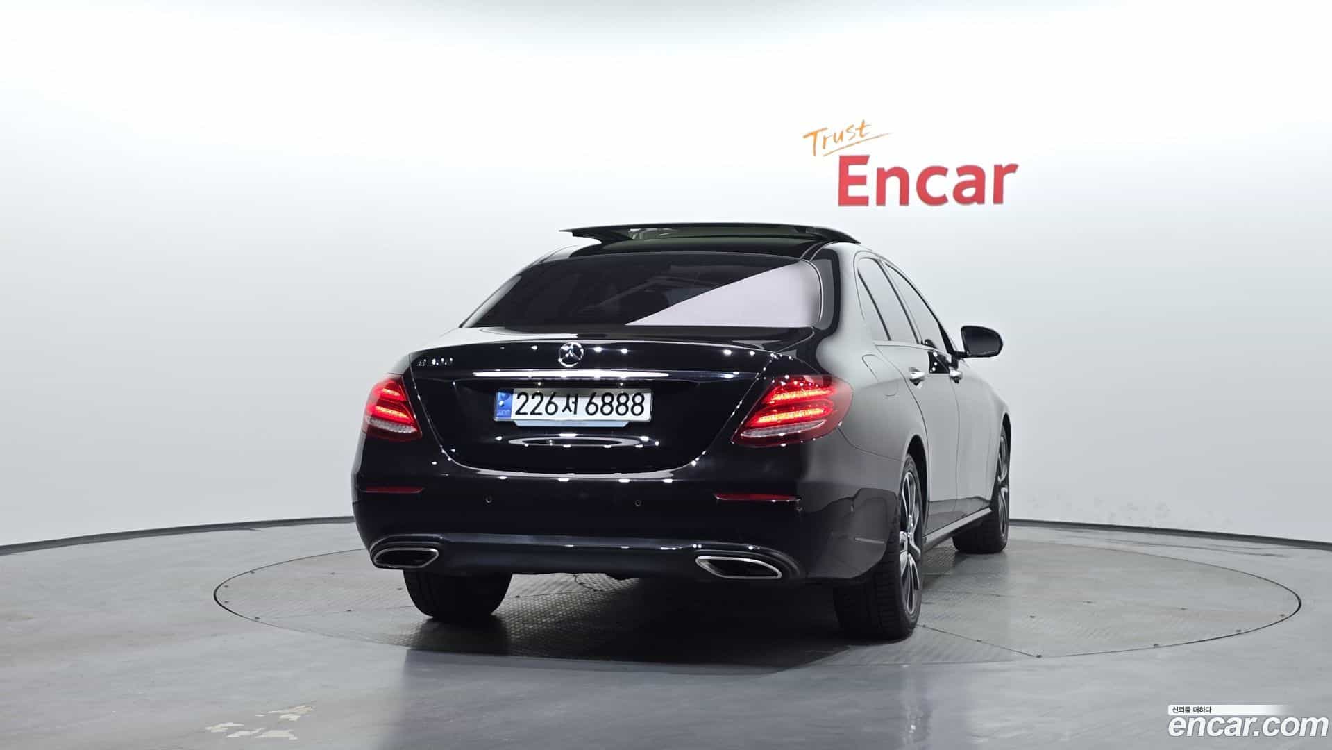 E-Class Mercedes-Benz 2017.0-OUTER-004