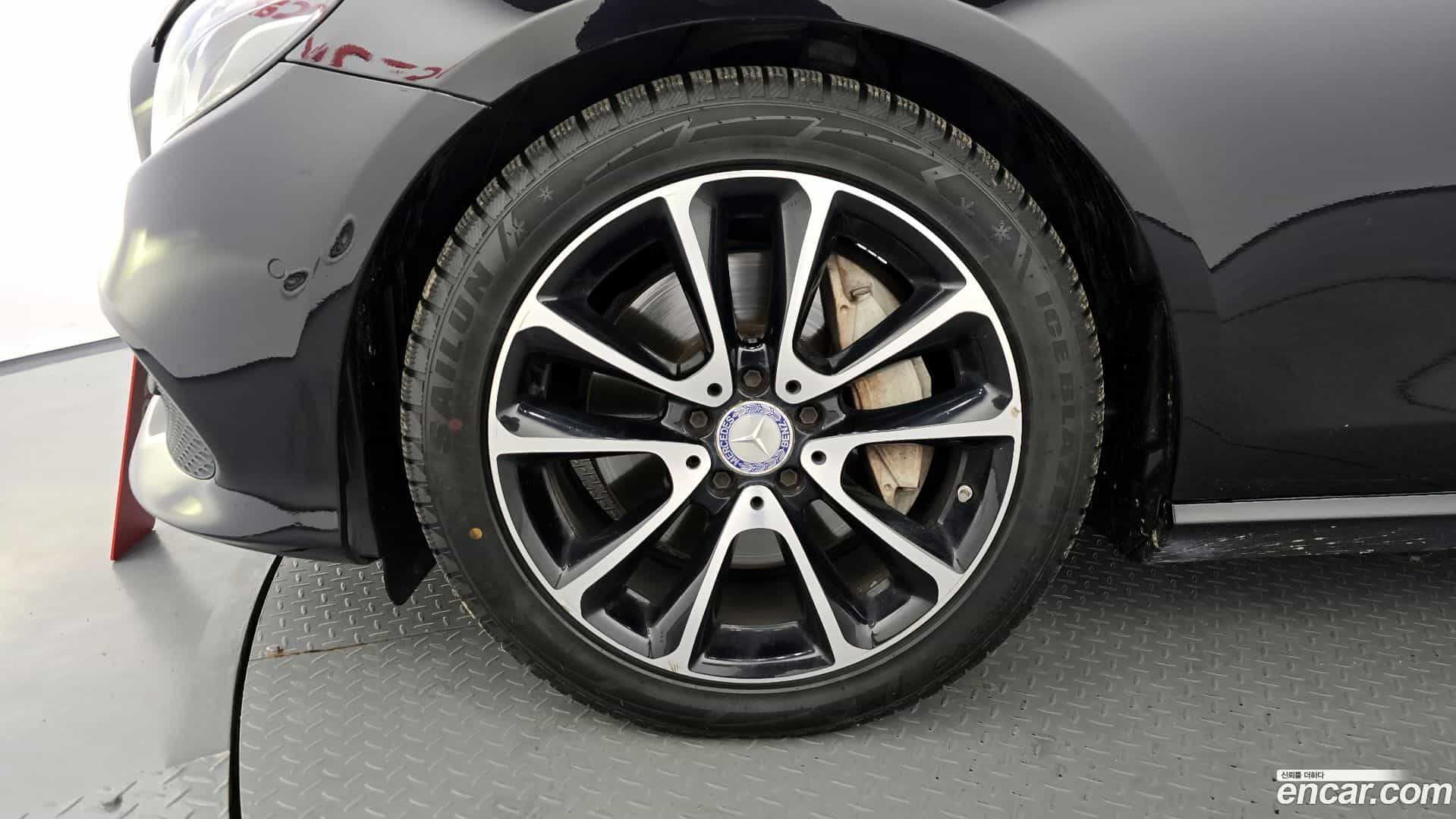 E-Class Mercedes-Benz 2017.0-OUTER-005