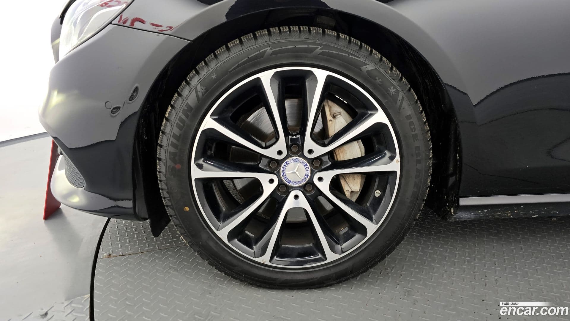 Main__Slider__Photo:E-Class Mercedes-Benz 2017.0-4