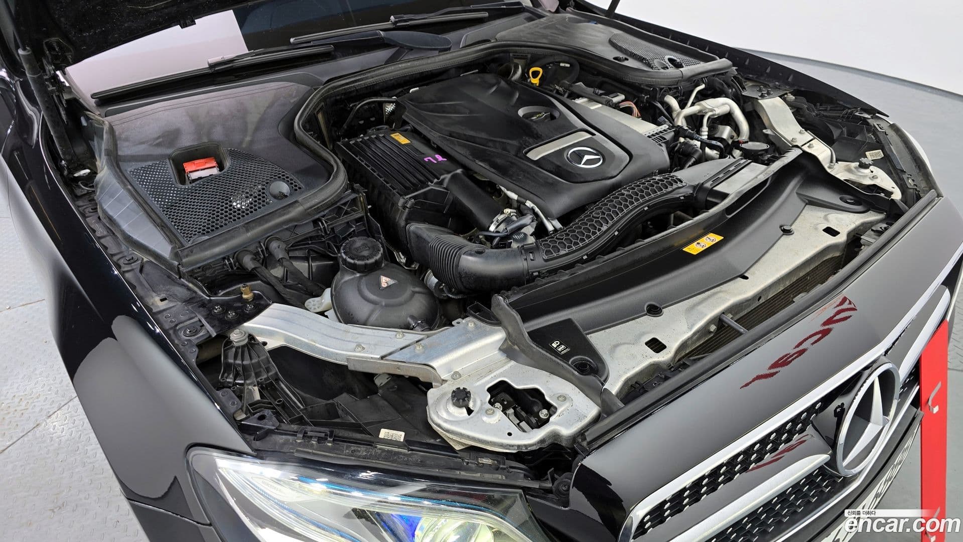 Main__Slider__Photo:E-Class Mercedes-Benz 2017.0-5