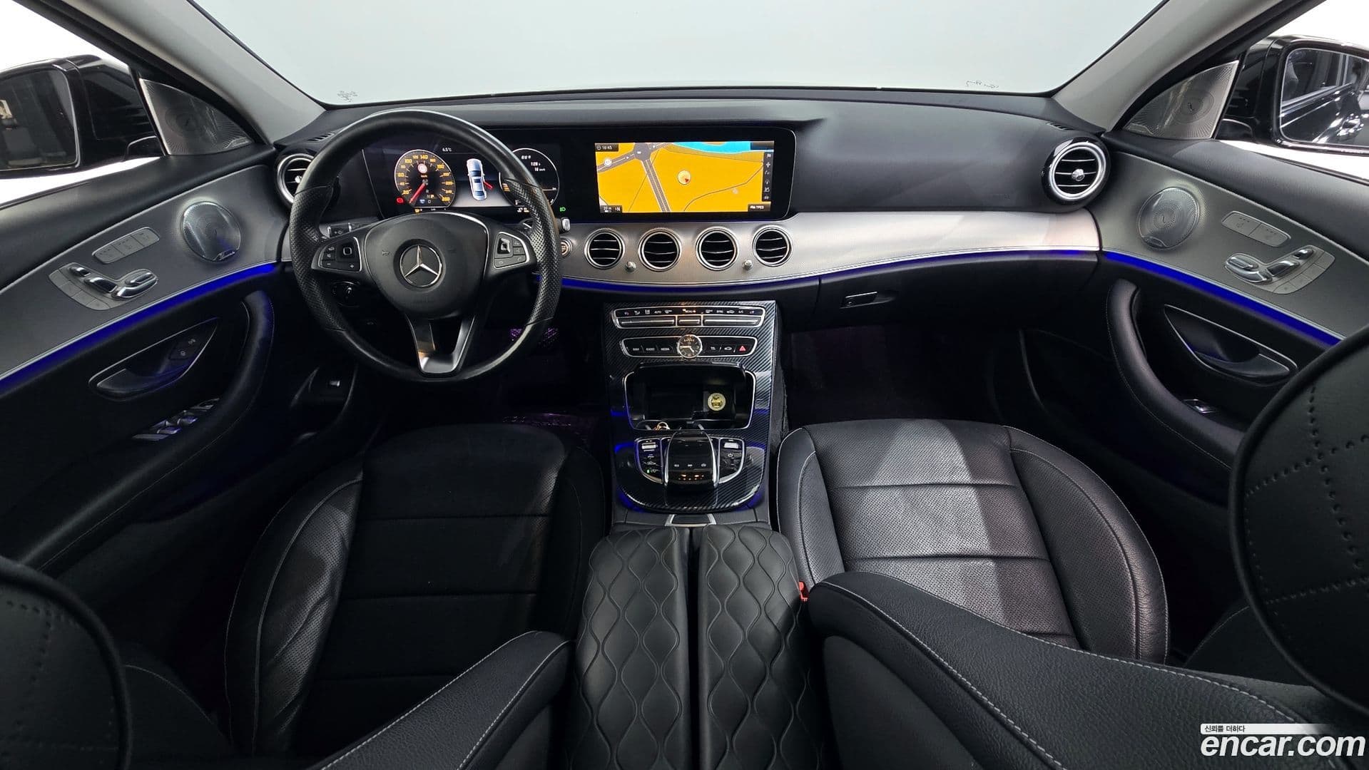 Main__Slider__Photo:E-Class Mercedes-Benz 2017.0-6