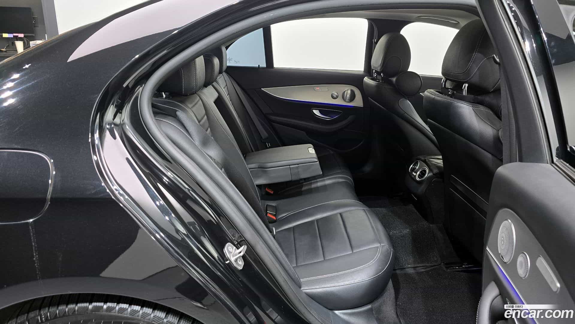 E-Class Mercedes-Benz 2017.0-OPTION-016