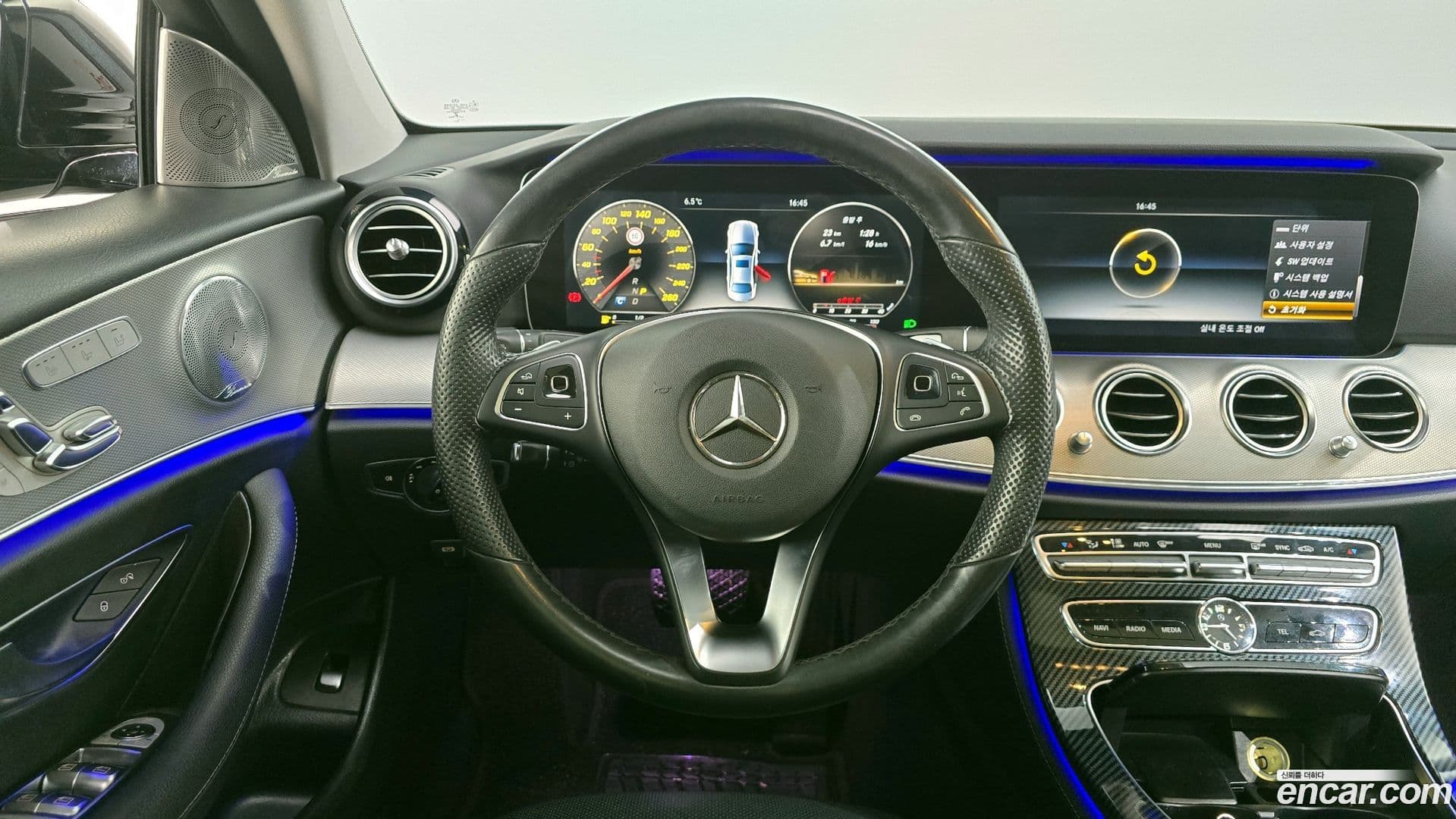 Main__Slider__Photo:E-Class Mercedes-Benz 2017.0-12