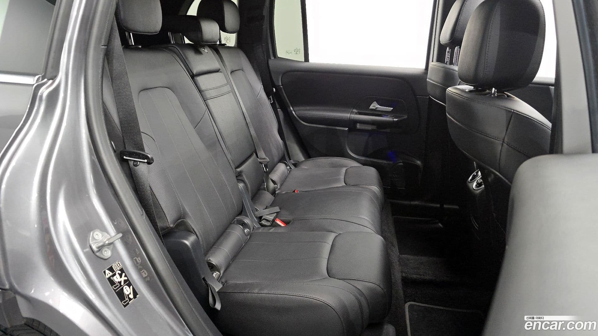 Main__Slider__Photo:GLB-Class Mercedes-Benz 2021.9-11