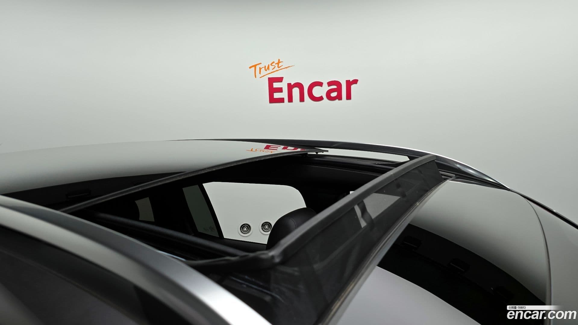 Main__Slider__Photo:GLB-Class Mercedes-Benz 2021.9-18