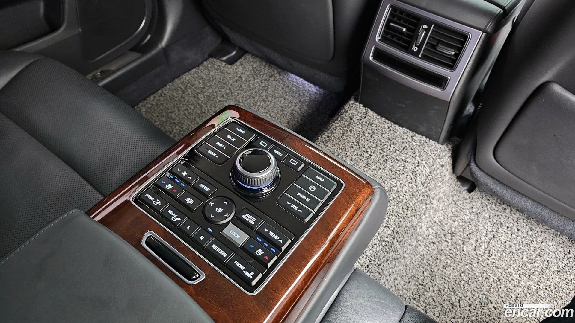 Main__Slider__Photo:Equus Hyundai 2014.10-17