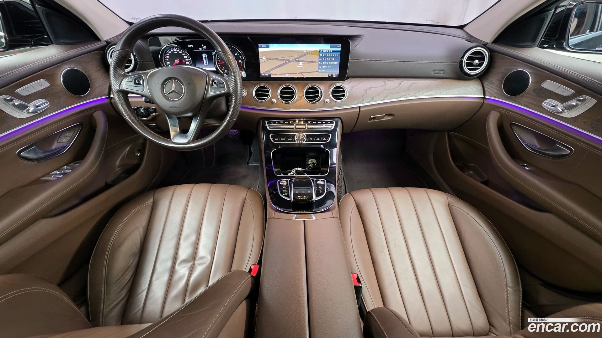 Main__Slider__Photo:E-Class Mercedes-Benz 2018.1-6