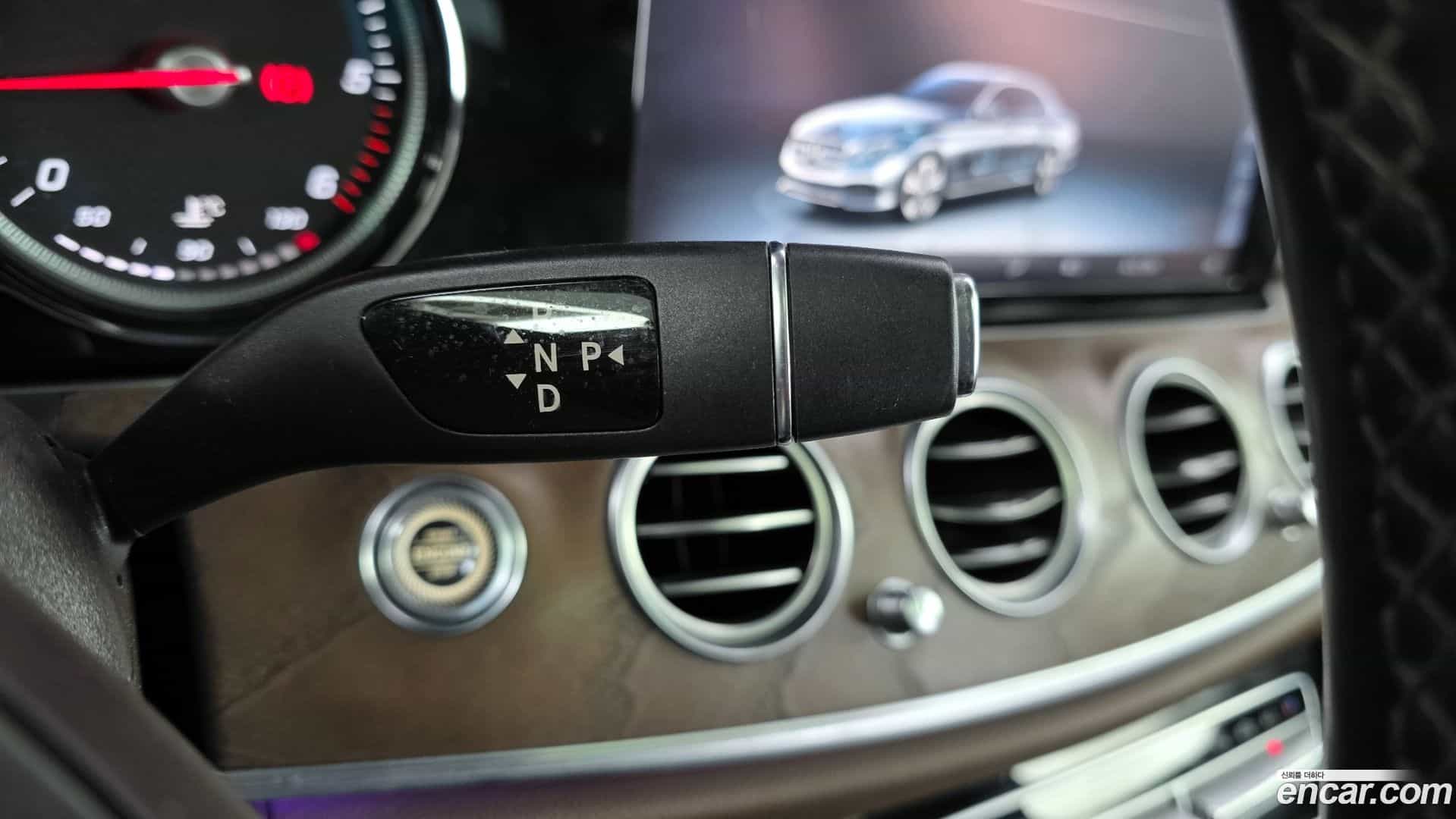 E-Class Mercedes-Benz 2018.1-INNER-009