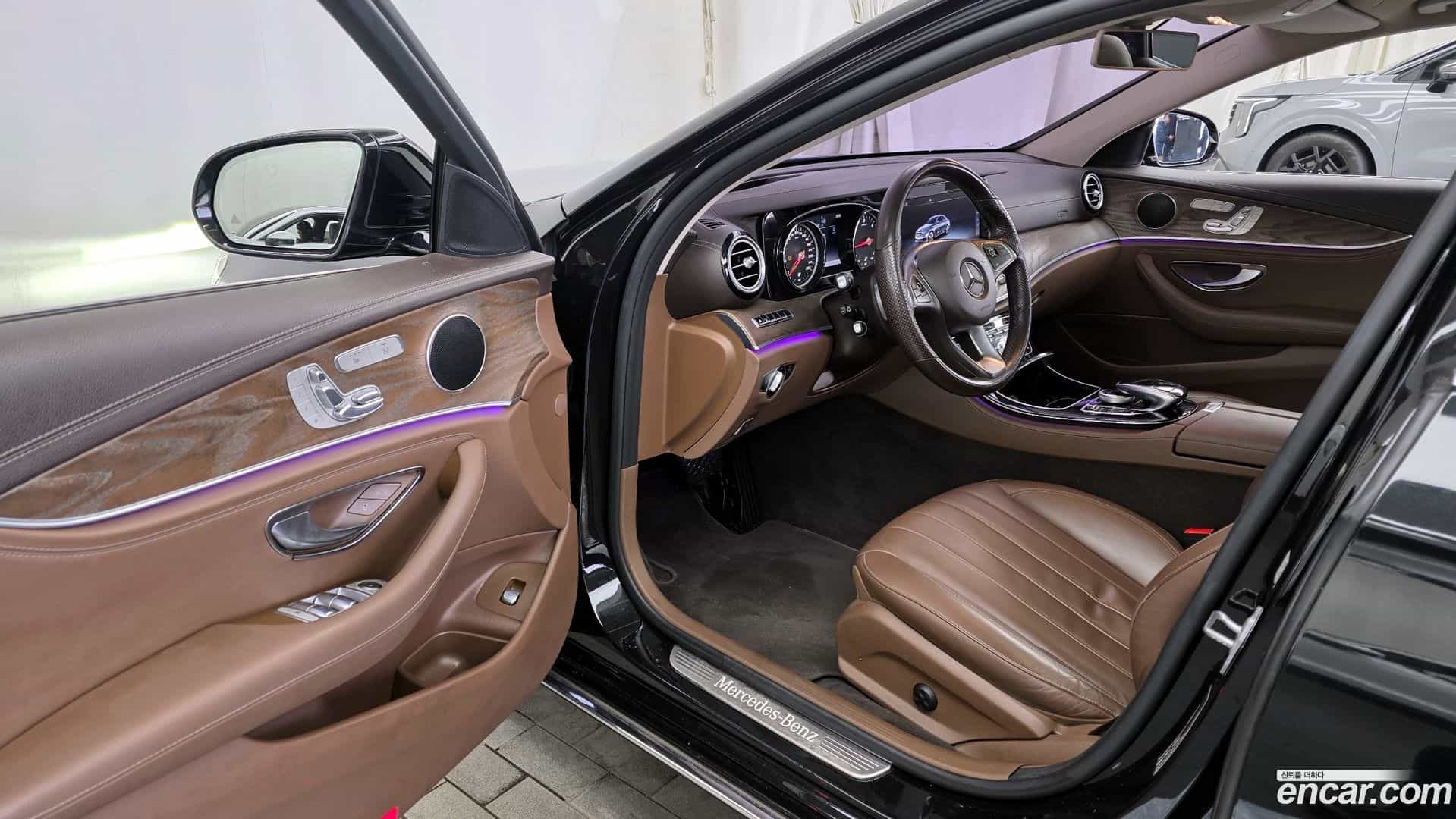 E-Class Mercedes-Benz 2018.1-INNER-010