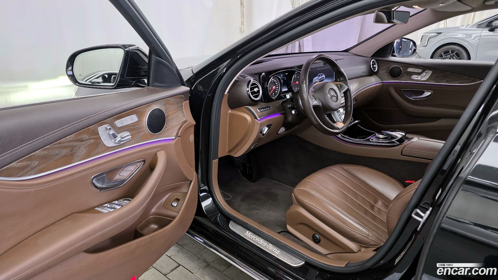 Main__Slider__Photo:E-Class Mercedes-Benz 2018.1-9