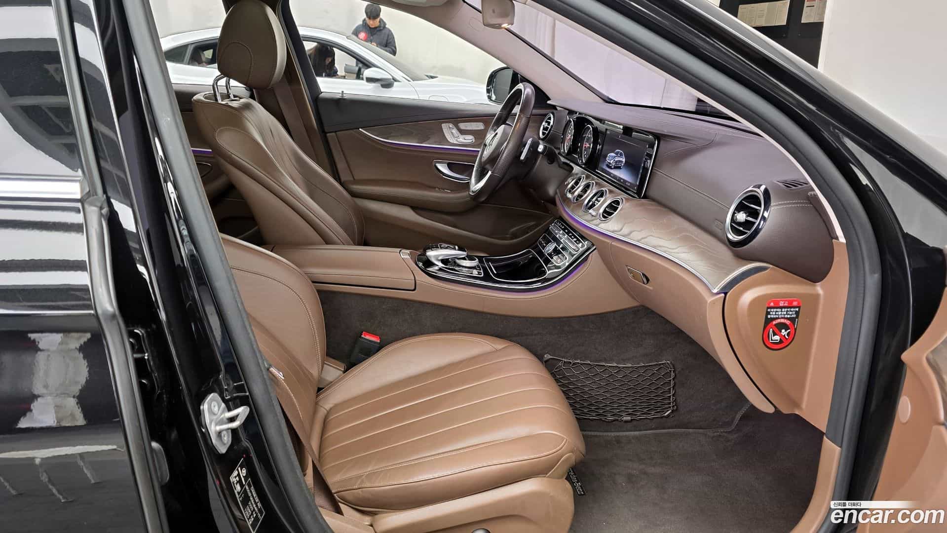 E-Class Mercedes-Benz 2018.1-OPTION-015